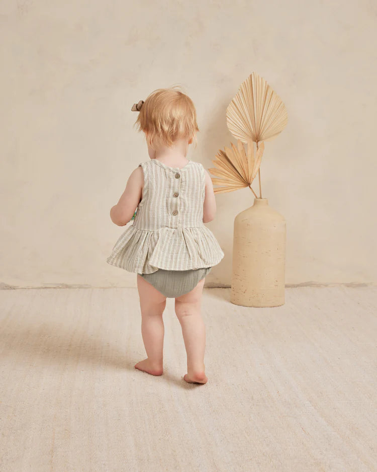 Sleeveless peplum set