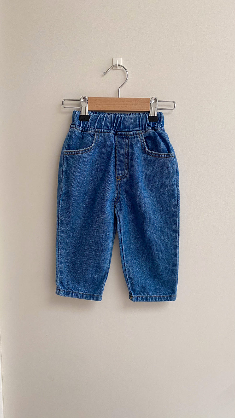 Tapered blue denim pants