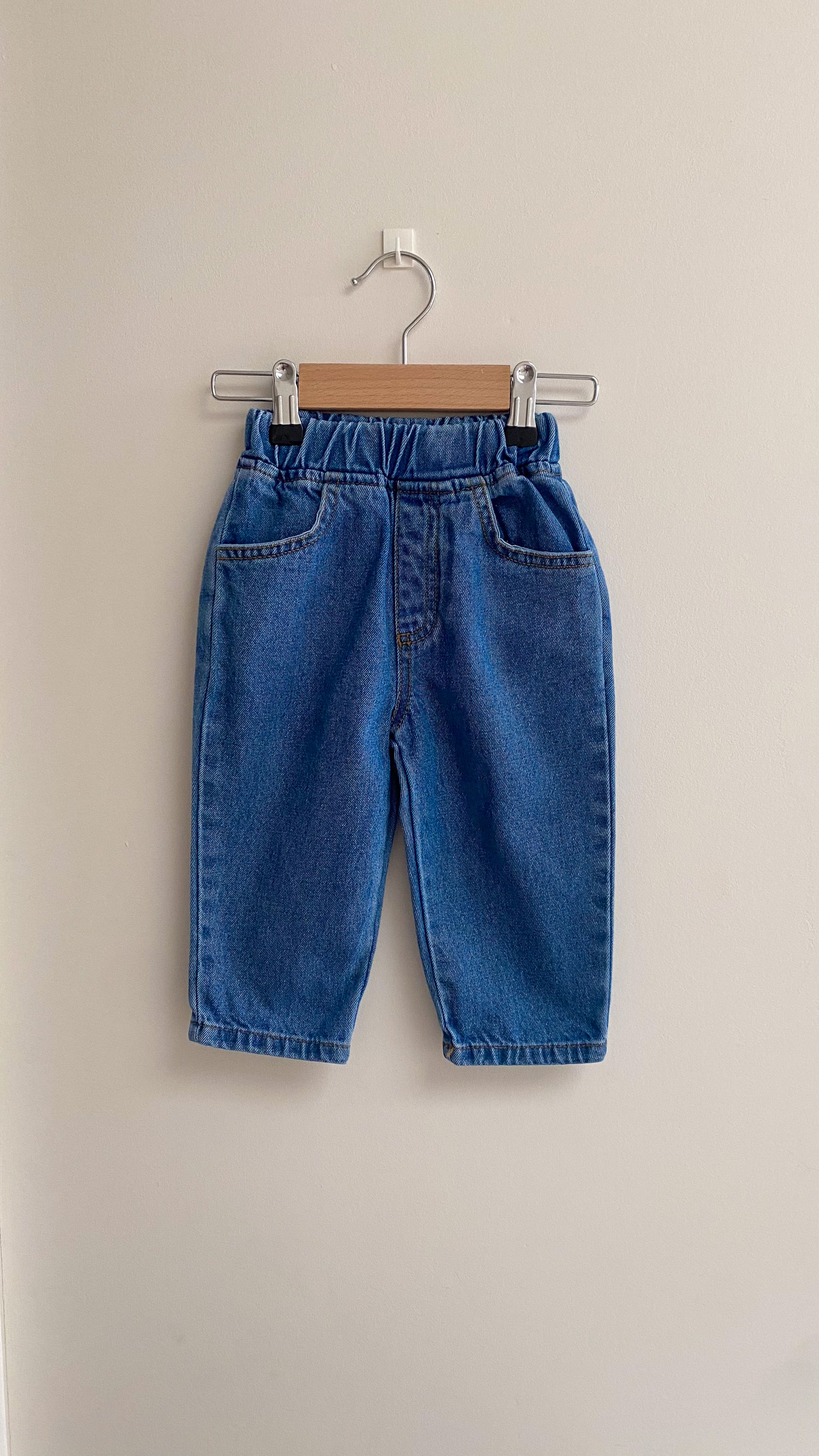 Tapered blue denim pants