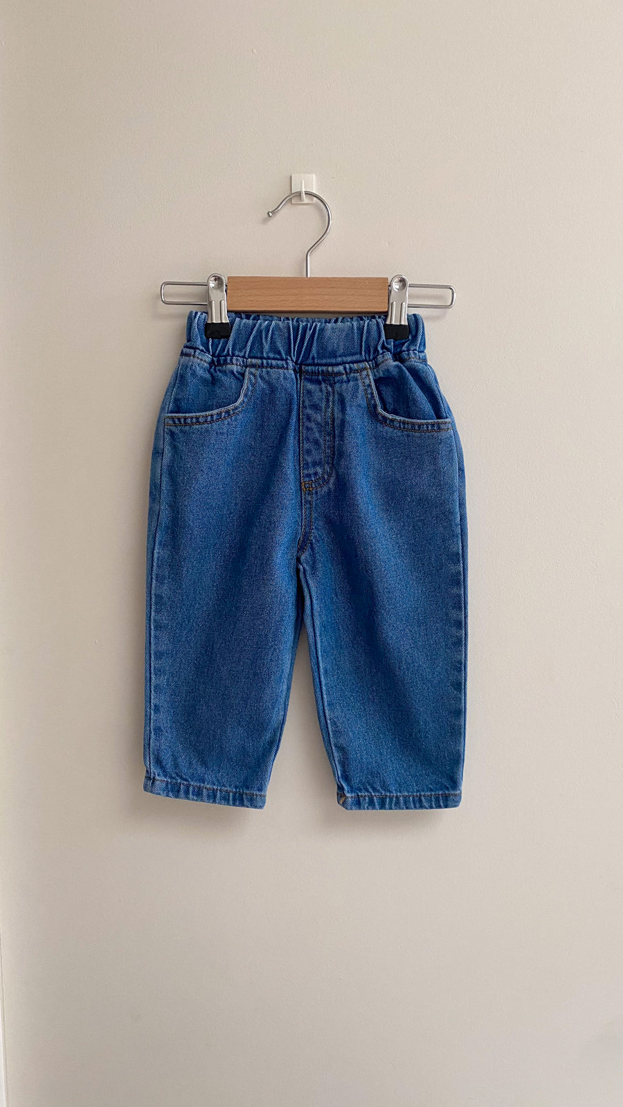 Tapered blue denim pants